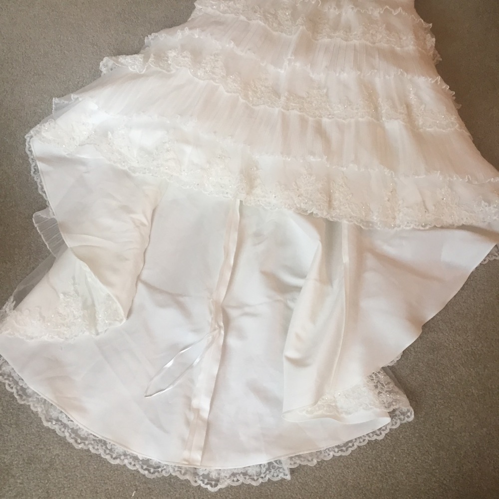 David’s Bridal Ivory Wedding Gown and Head Piece - Picture 5 of 8